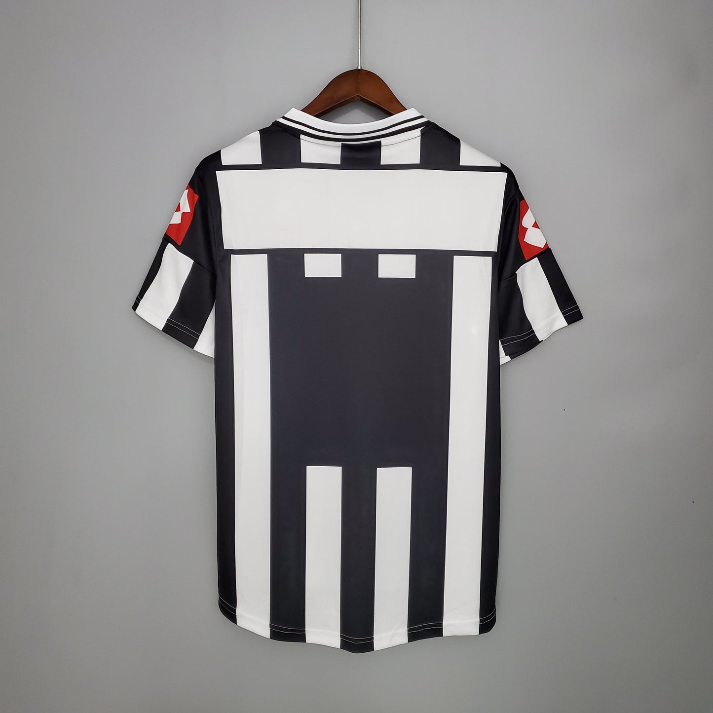 Camisola Juventus Titular 01/02 - Versão Retro