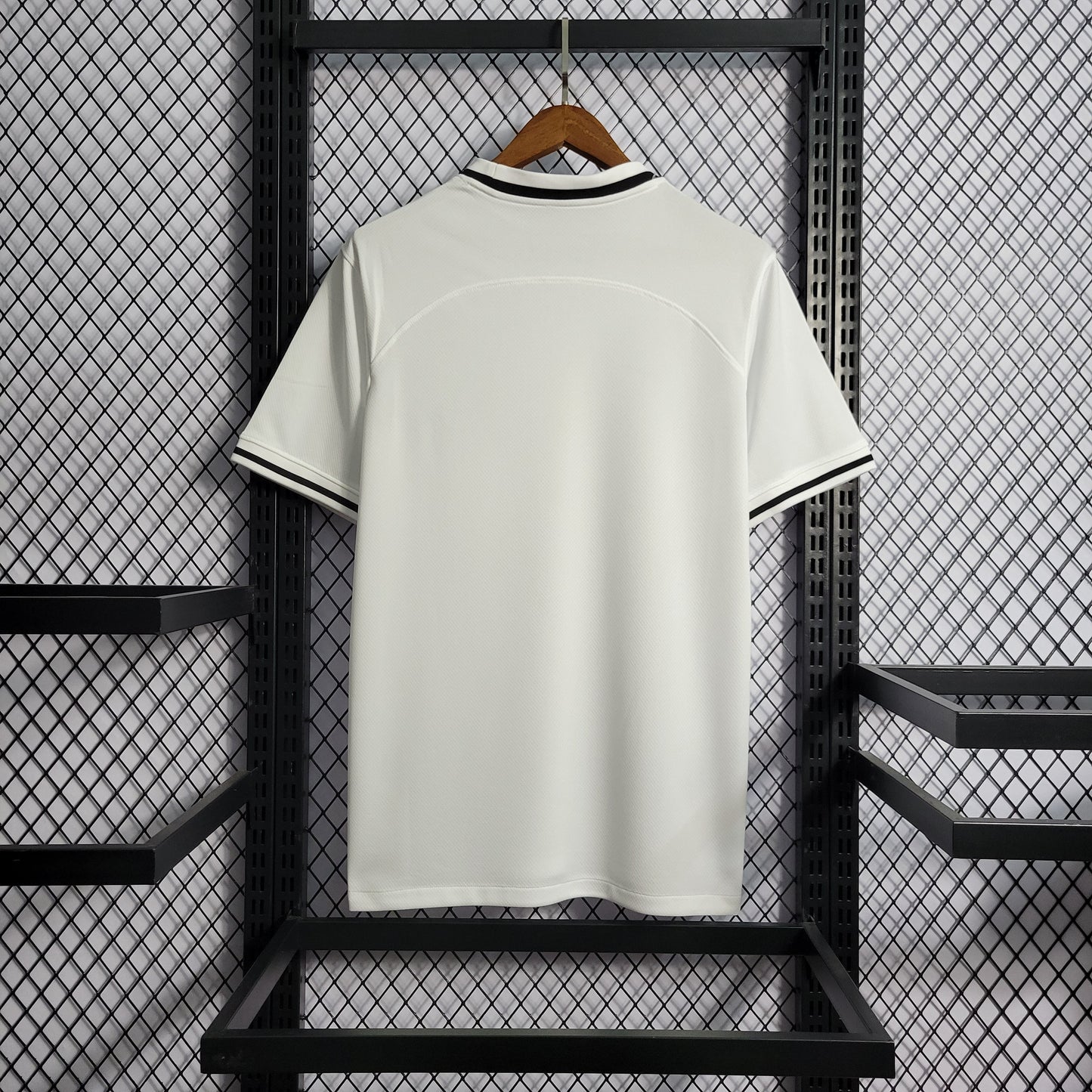 Camisola Frankfurt Reserva 22/23 - Versão Adepto