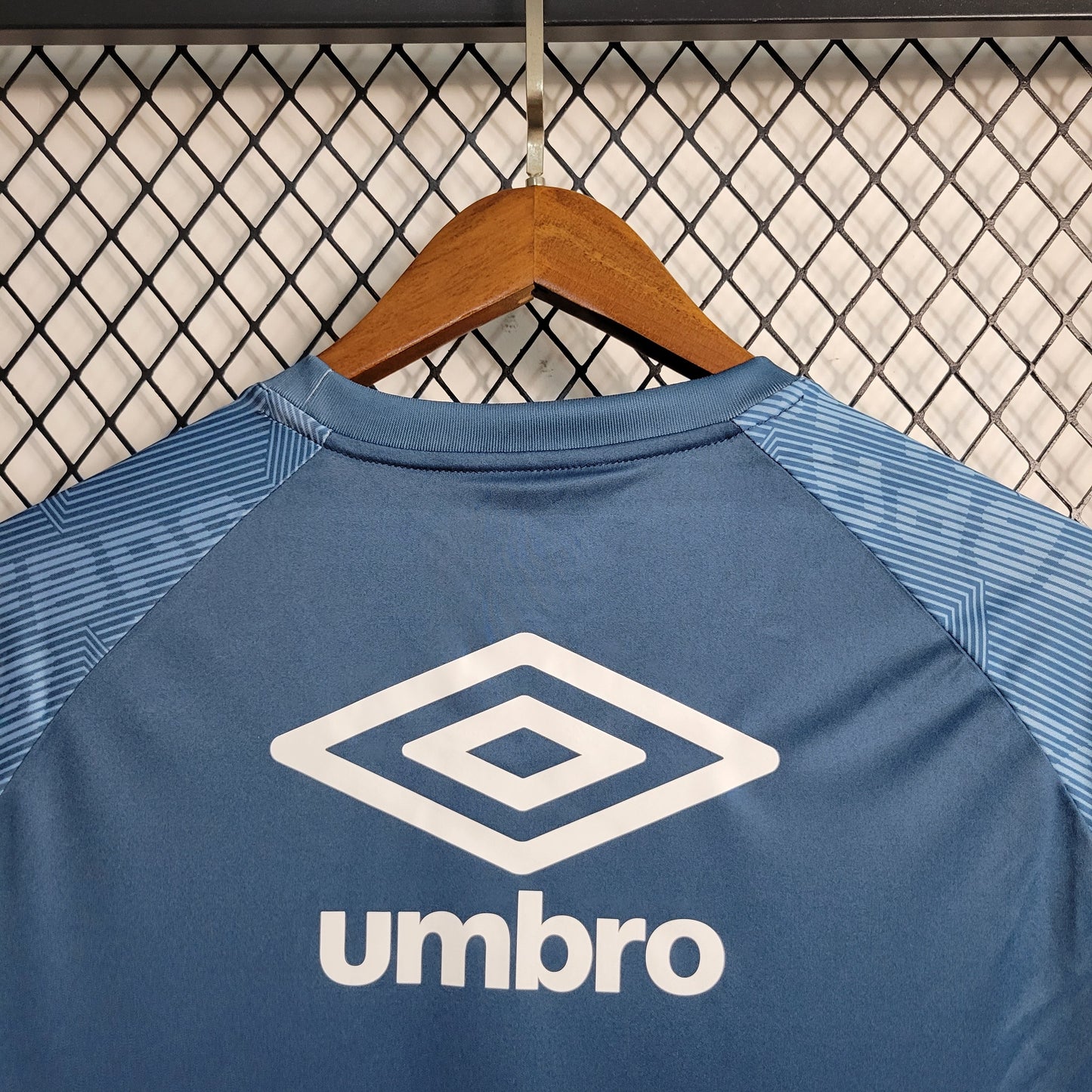 Camisola Grêmio Treino 23/24 - Umbro Adepto Masculina