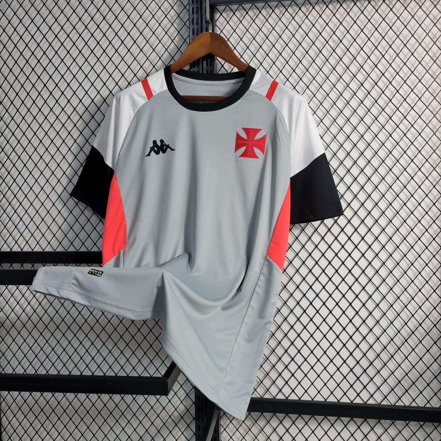 Camisola Vasco Treino 23/24 - Kappa Adepto Masculina - Cinza