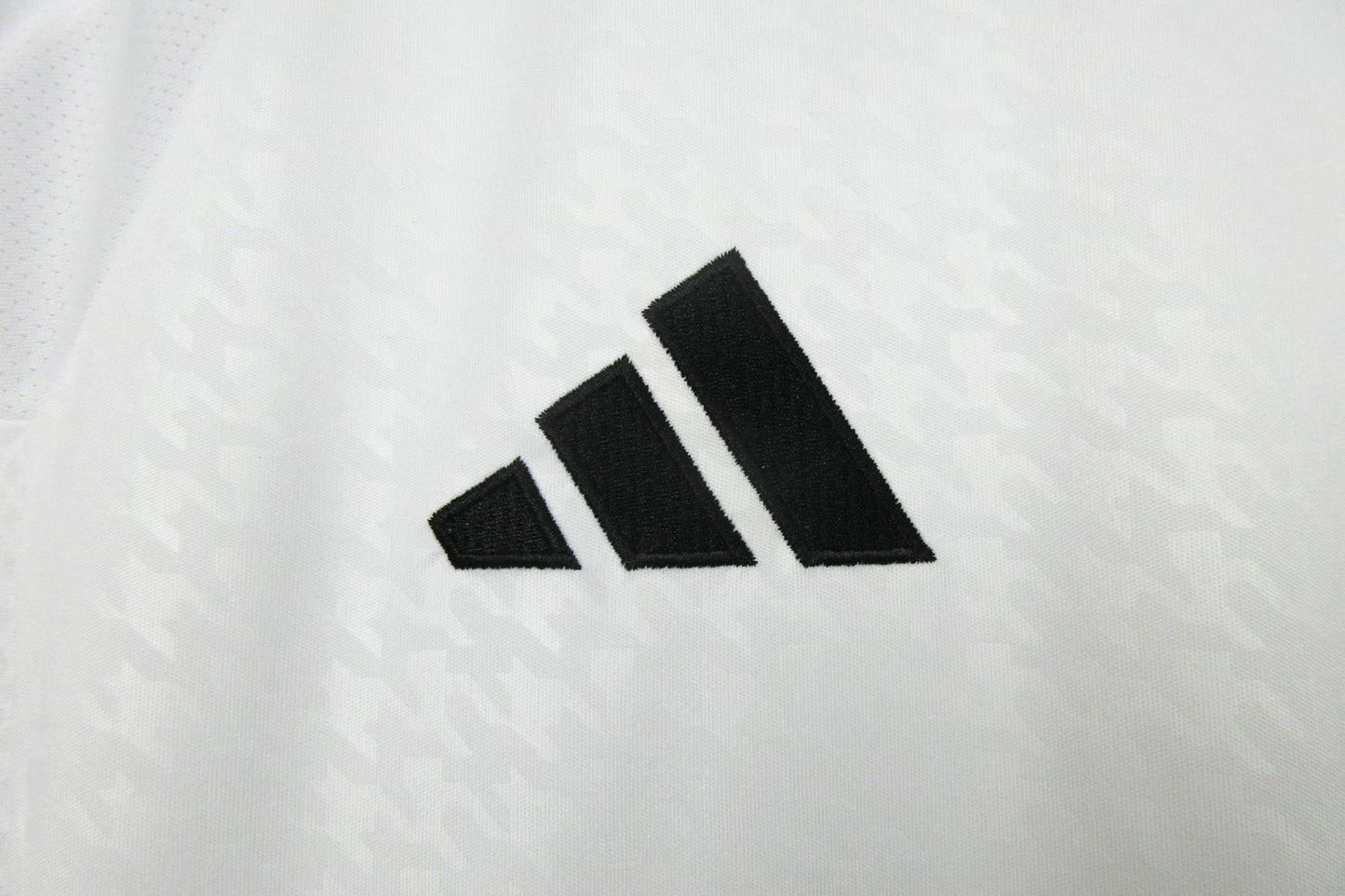 Camisola Real Madrid Home 24/25 - Versão Adepto - Lançamento