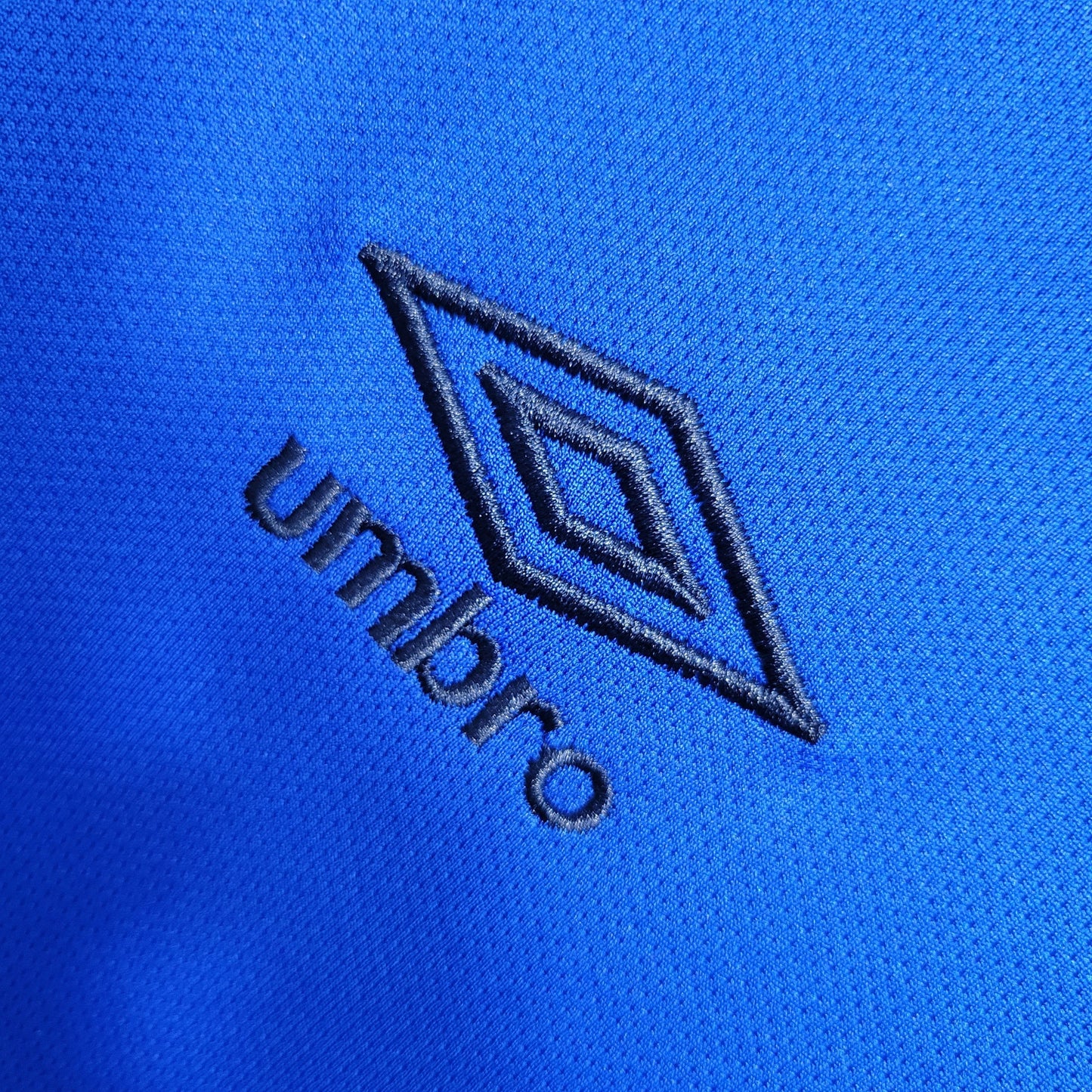 Camisola Santos Treino 23/24 - Umbro Adepto Masculina