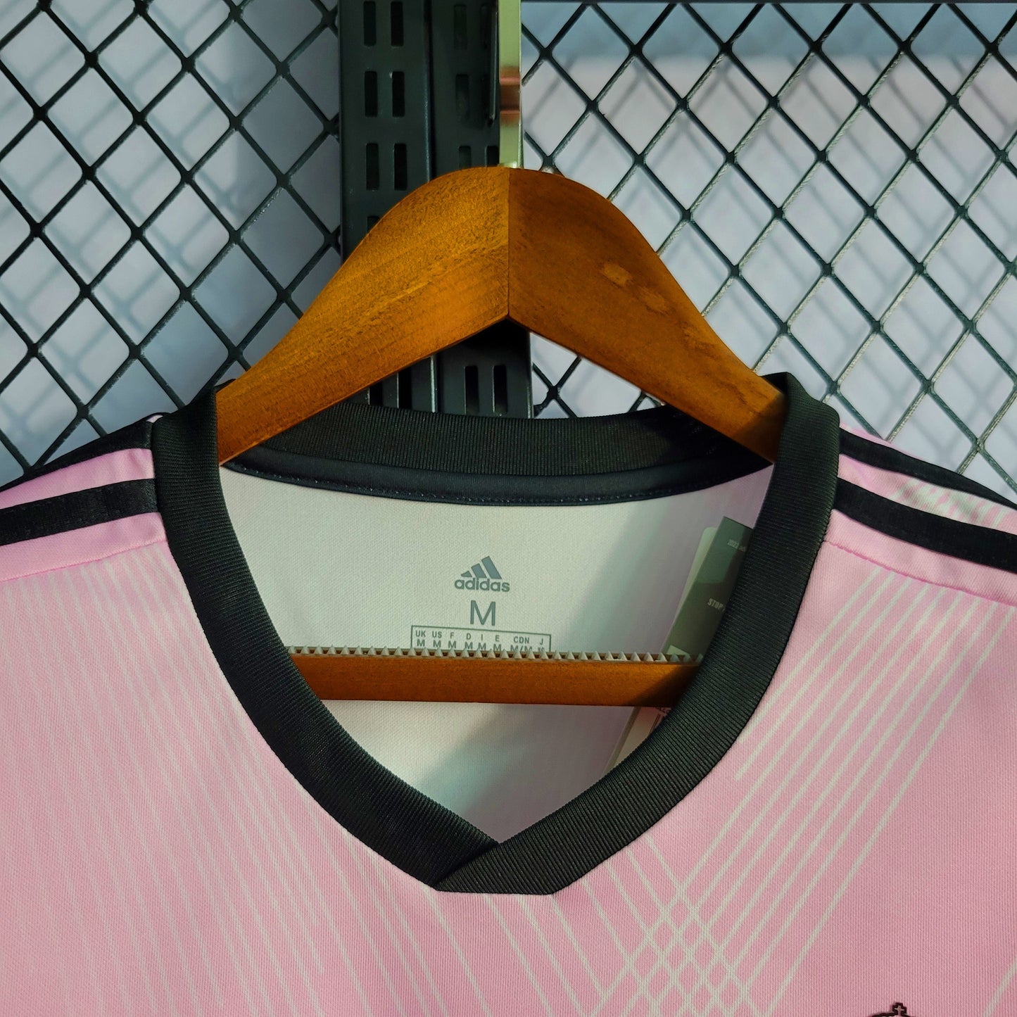 Camisola Real Madrid Edição Especial Y3 Rosa 22/23 - Versão Adepto
