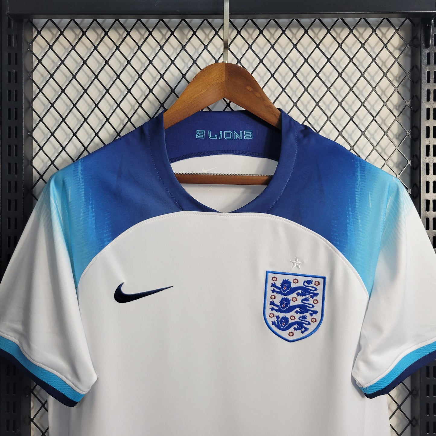 Camisola Inglaterra Titular 22/23 - Versão Adepto