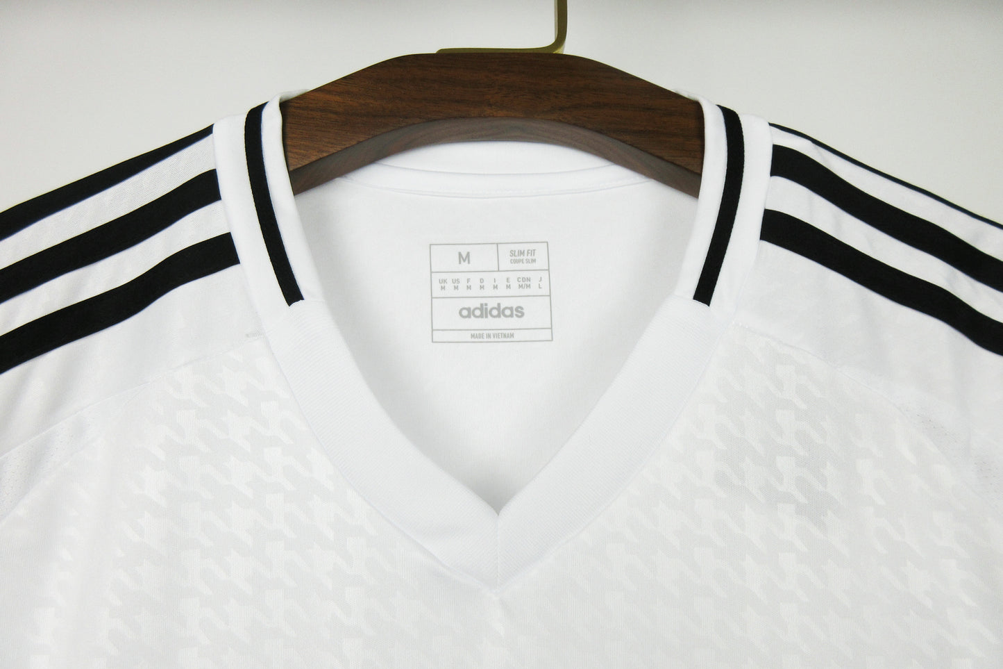 Camisola Real Madrid Home 24/25 - Versão Adepto - Lançamento