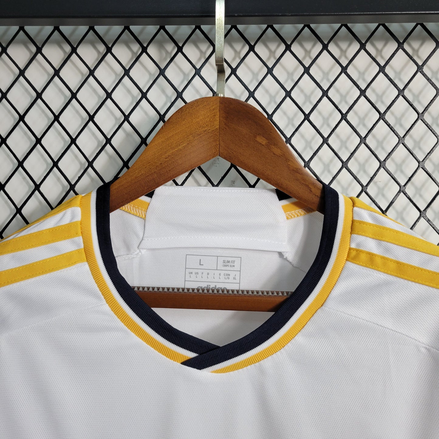 Camisola Real Madrid Home 23/24 - Adidas Adepto Masculina