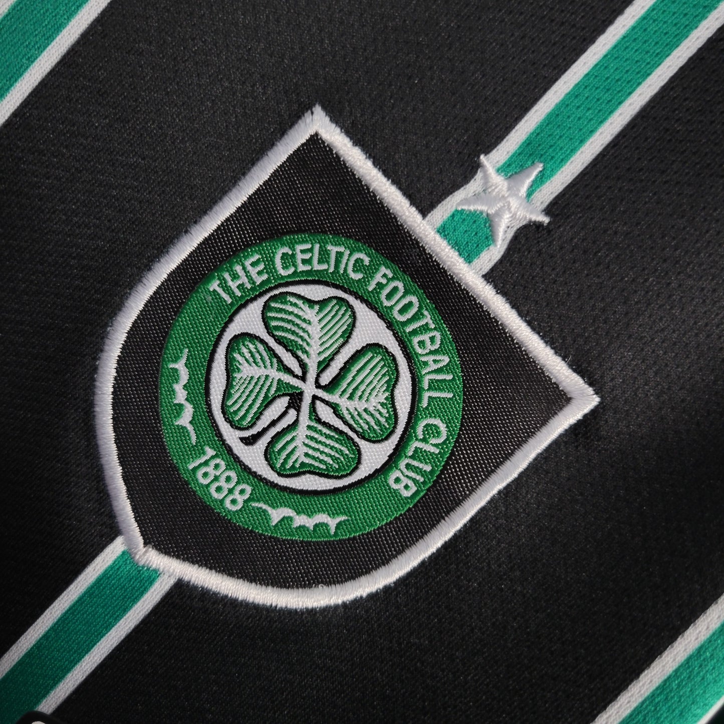Celtic Reserve Children's Kit 22/23