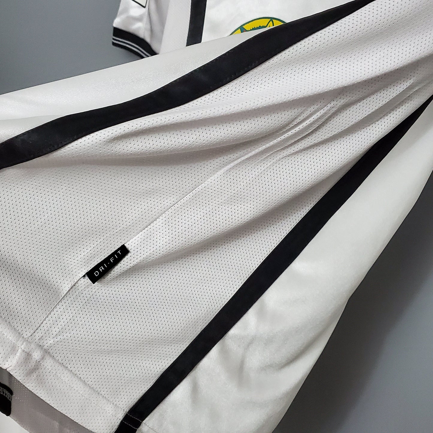 Camisola Valencia Titular 01/02 - Versão Retro