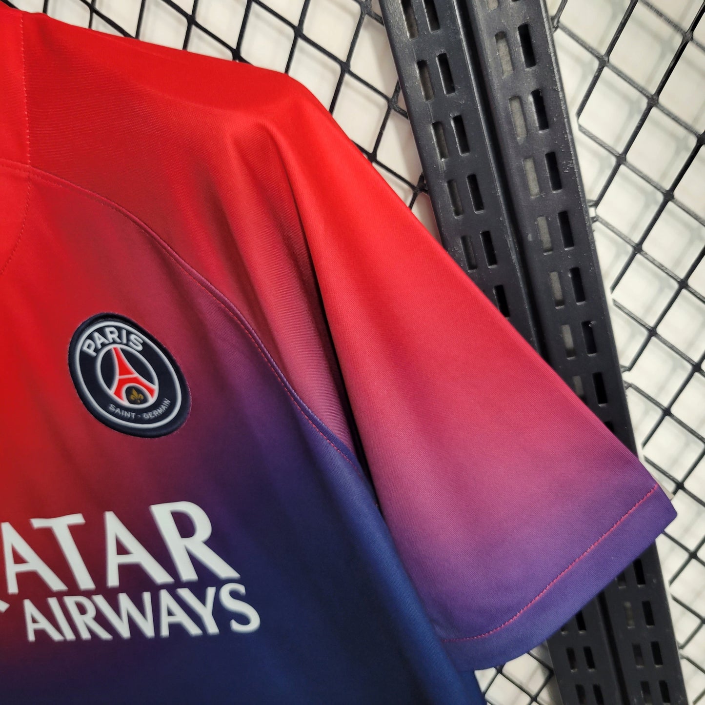 Camisola PSG Treino Vermelha e Azul 23/24