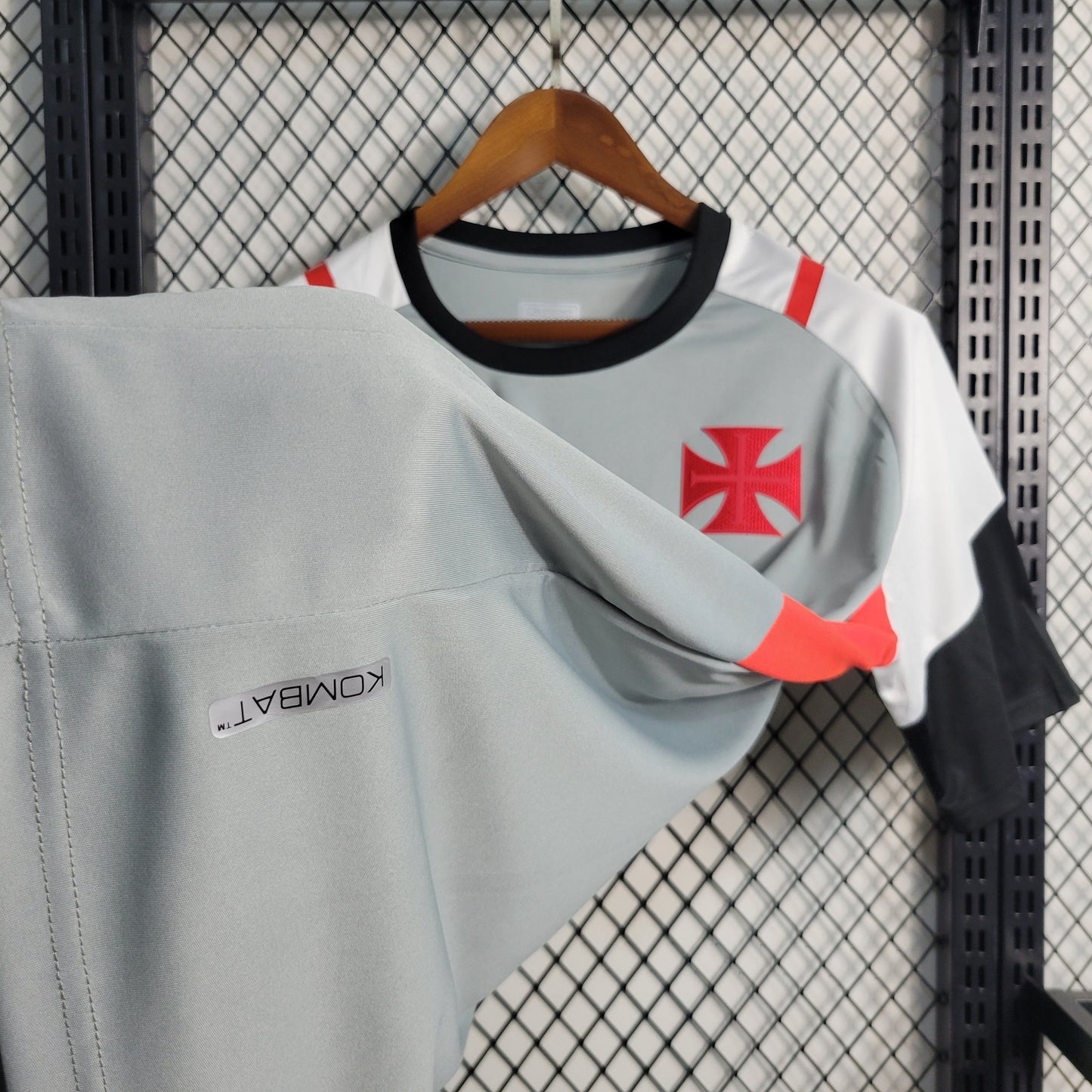 Camisola Vasco Treino 23/24 - Kappa Adepto Masculina - Cinza