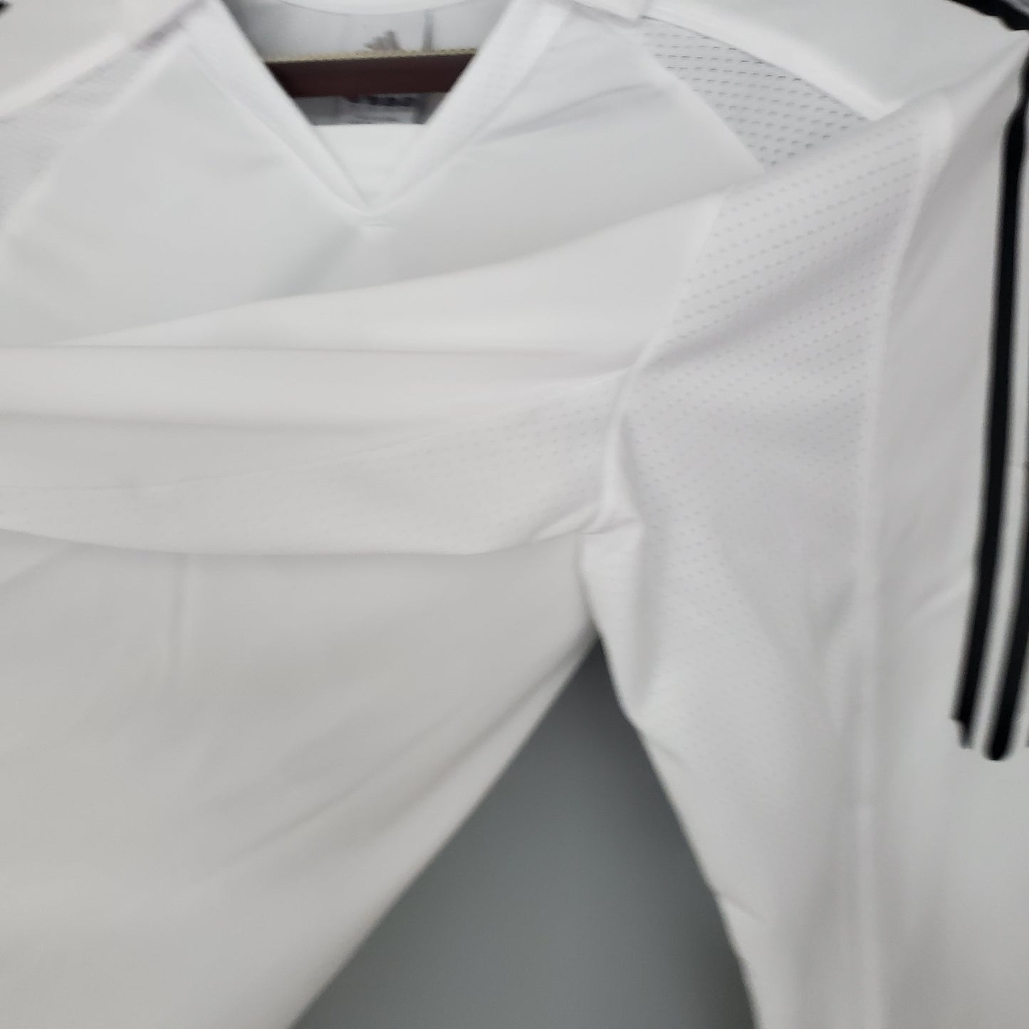 Camisola Real Madrid Titular 05/06 - Versão Retro Manga Comprida