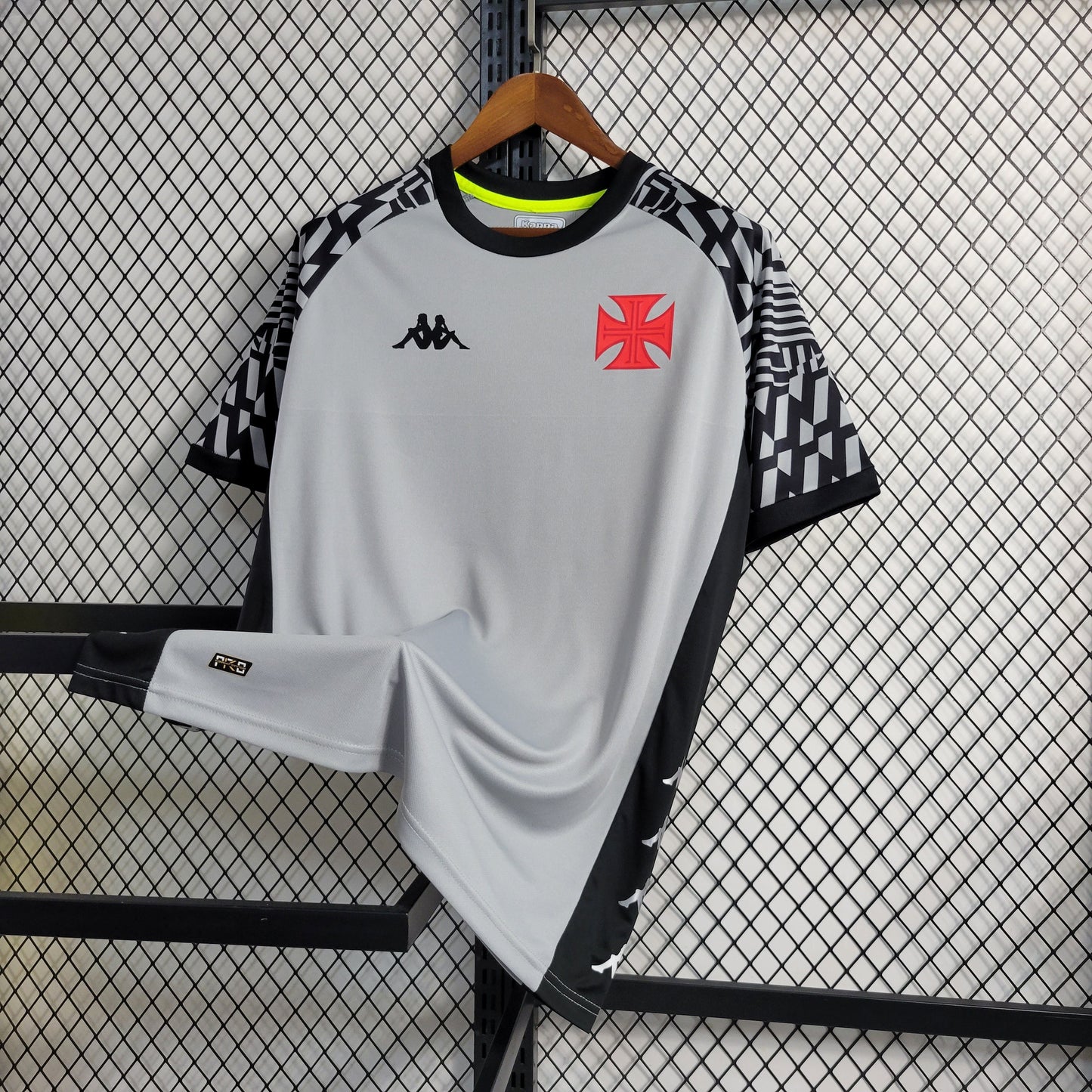 Camisola Vasco Treino 22/23 - Kappa Adepto Masculina - Cinza