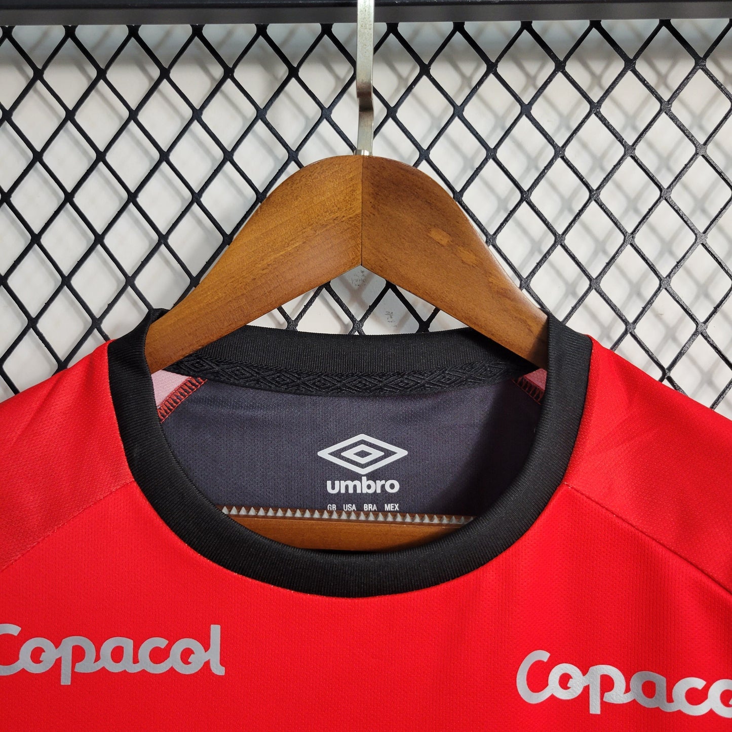 Camisola Athletico Paranaense Home 23/24 - Umbro Adepto Masculina