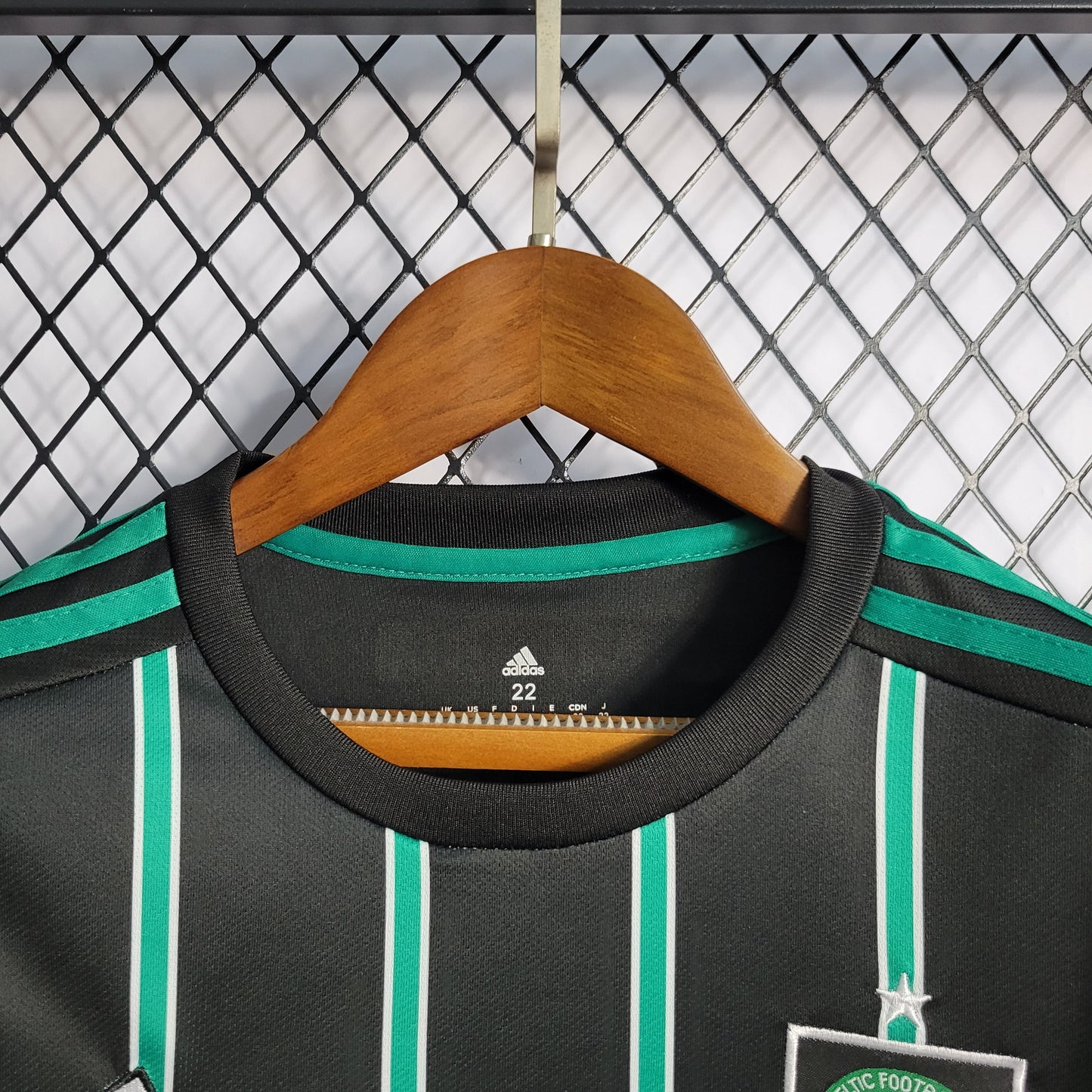 Celtic Reserve Children's Kit 22/23