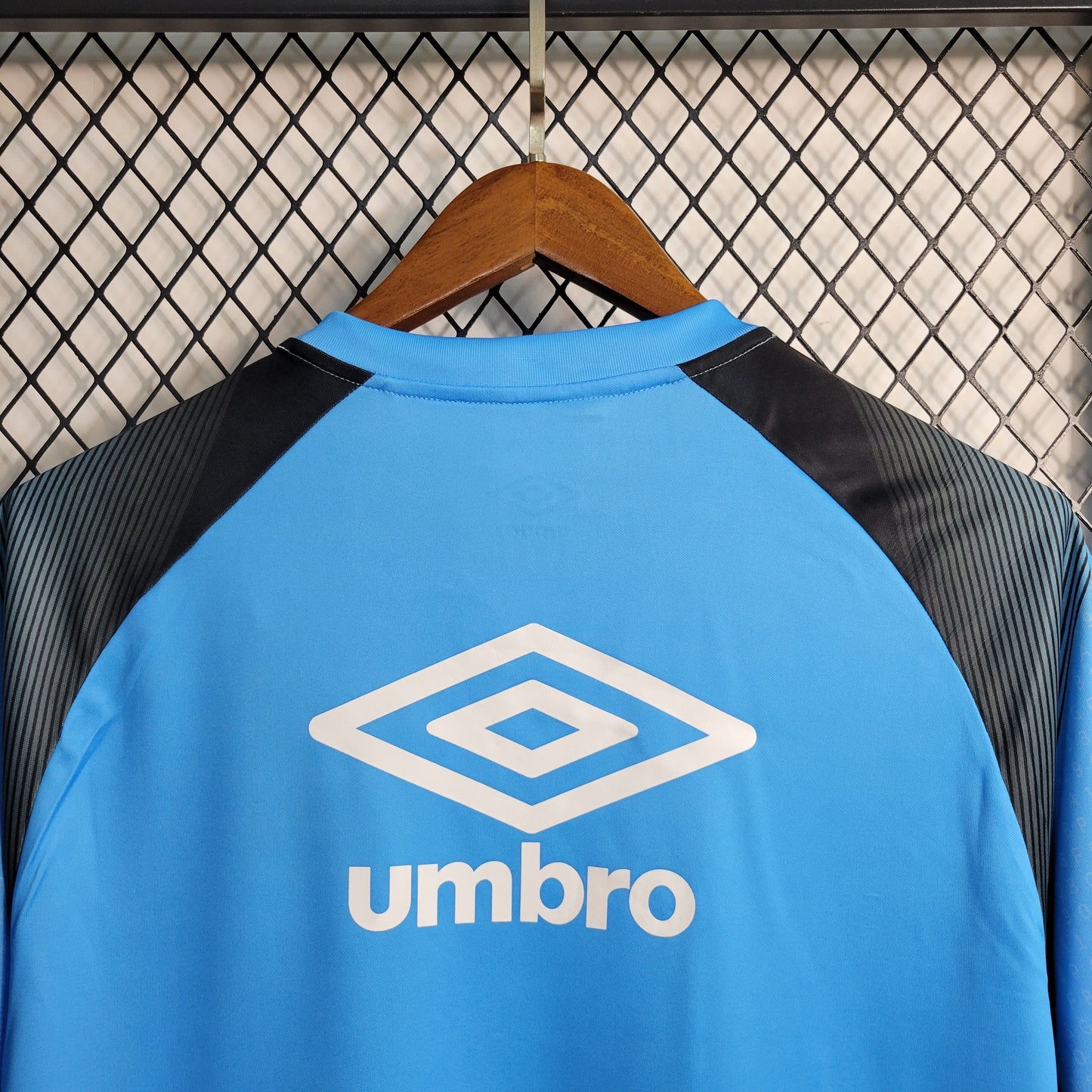 Camisola Grêmio Treino II 23/24 - Umbro Adepto Masculina
