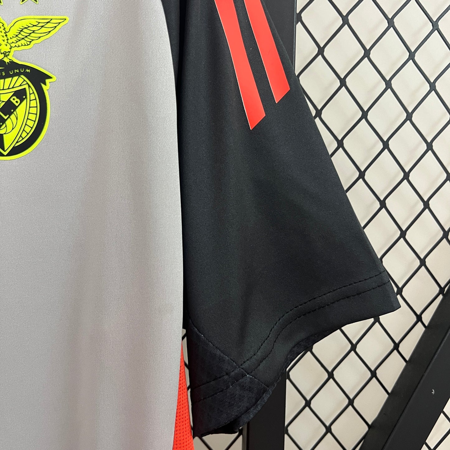Camisola Benfica 24/25 Treinamento Cinza - Versão Adepto - Masculino