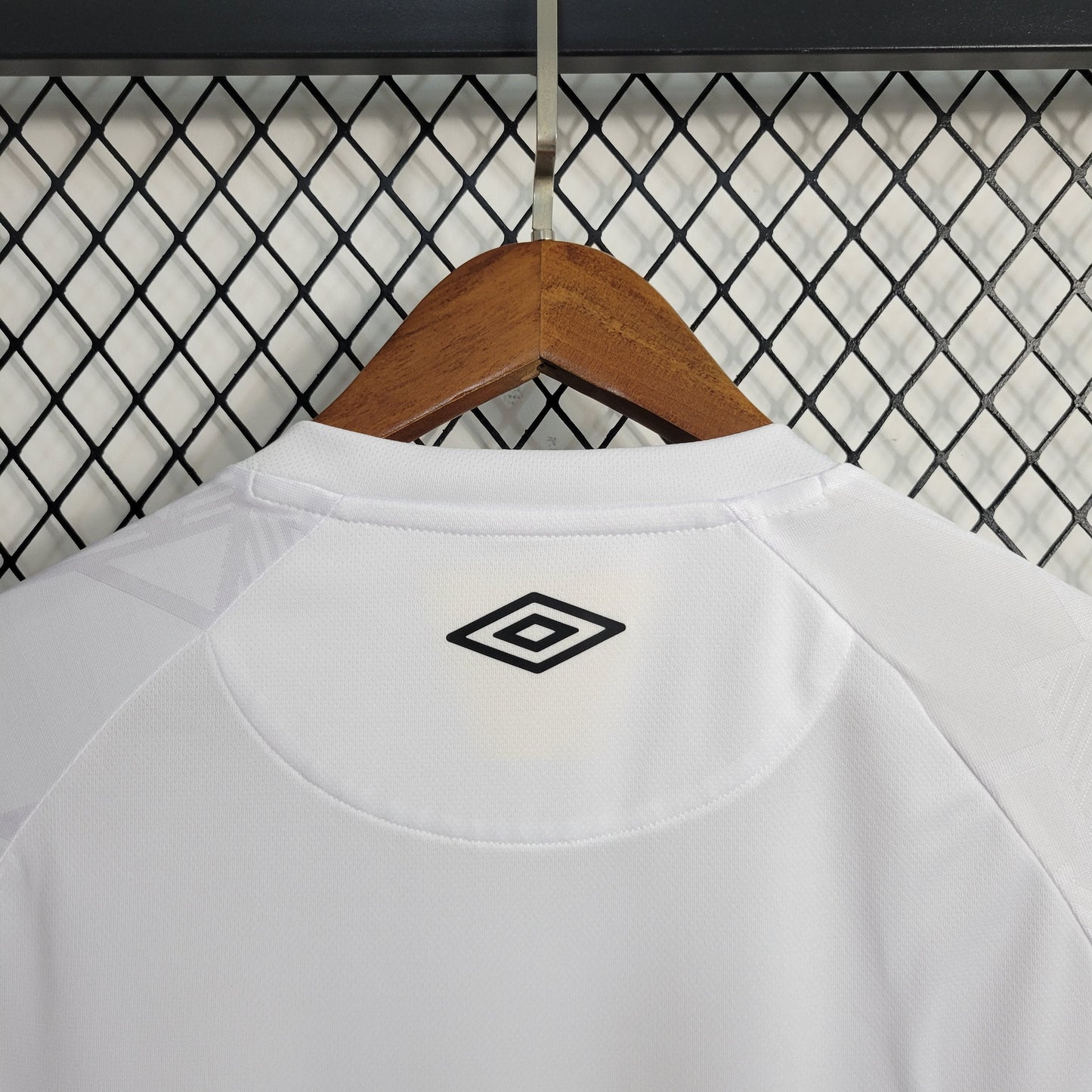 Camisola Santos Home 23/24 - Umbro Adepto Masculina
