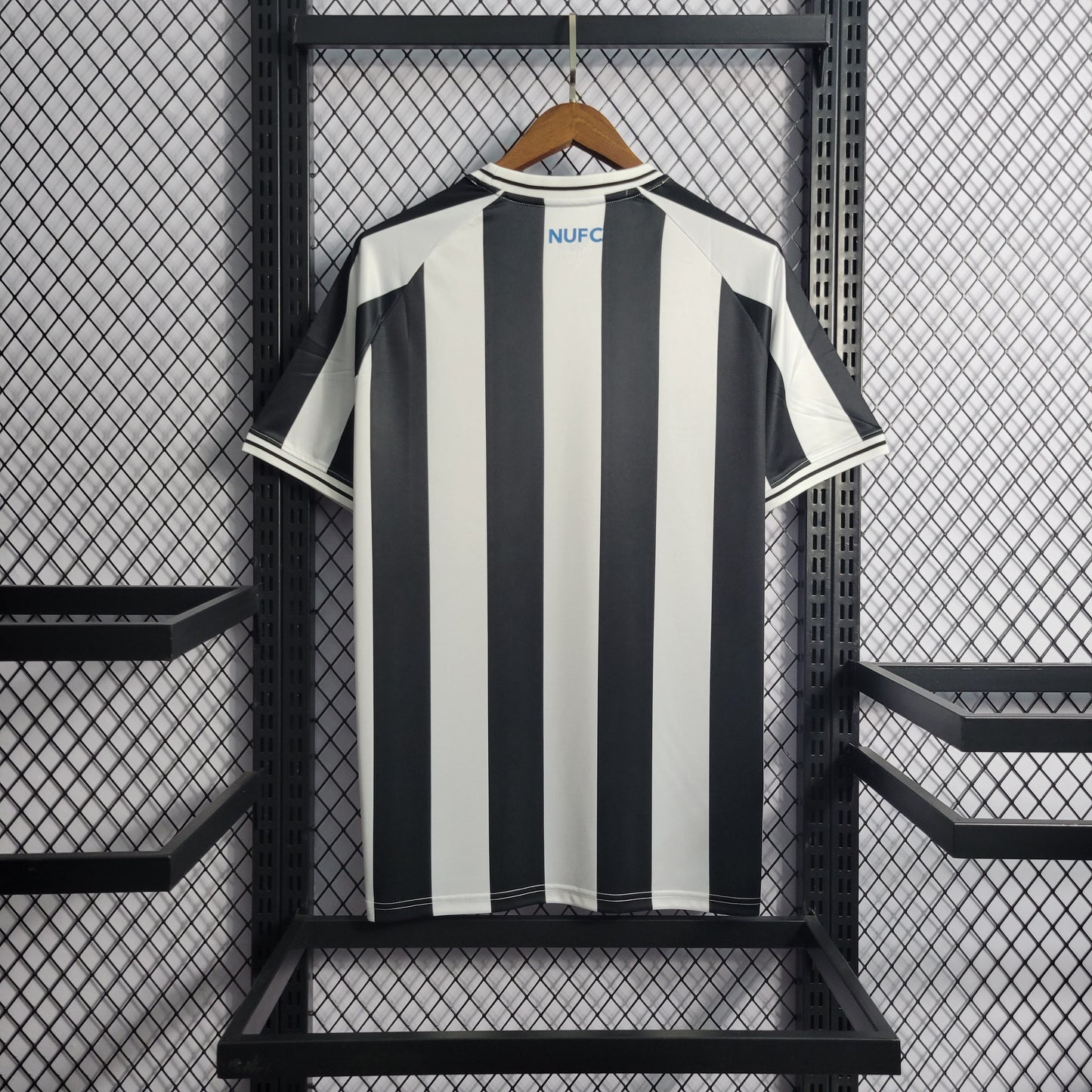 Camisola Newcastle Titular 22/23 - Versão Adepto