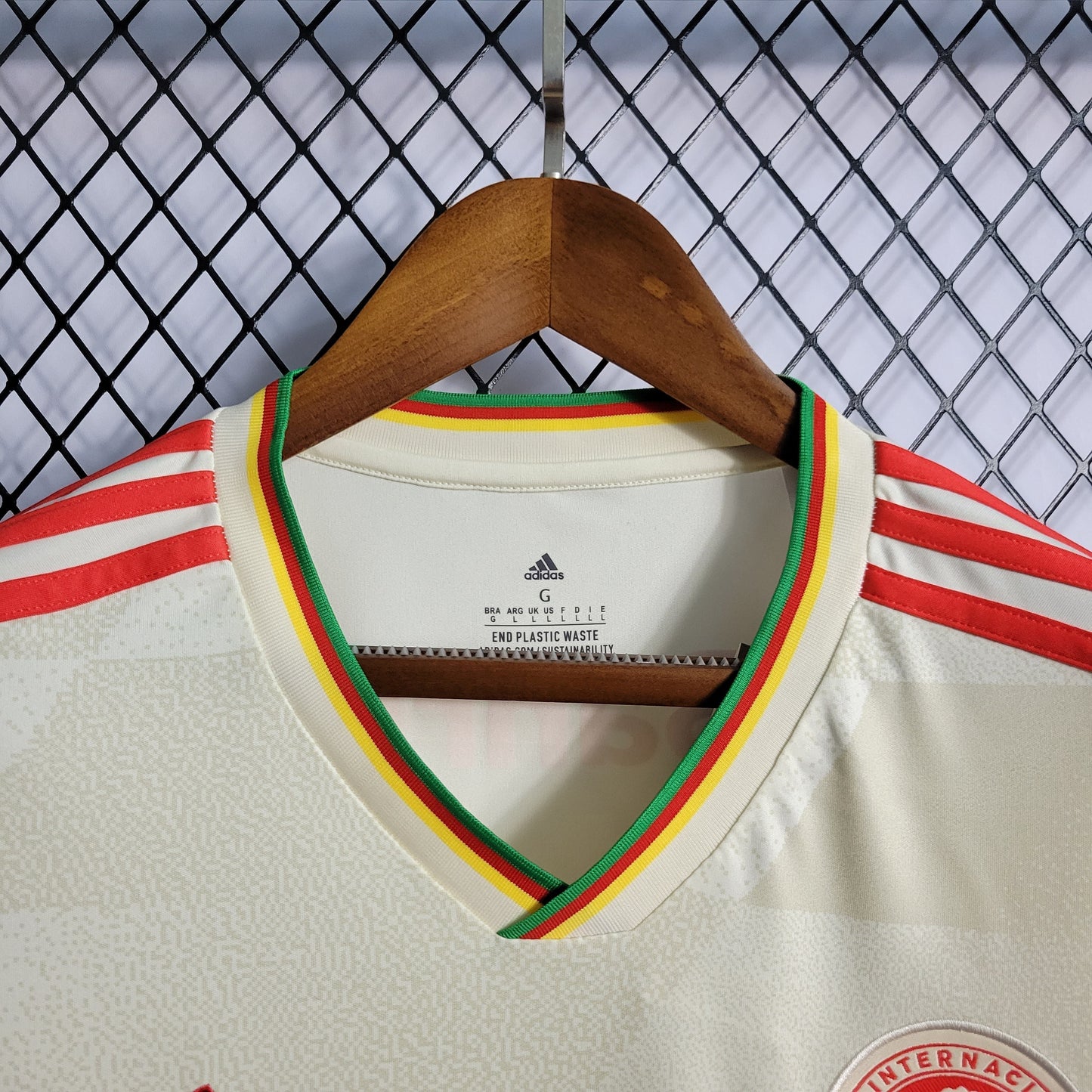 Camisola Internacional Reserva 22/23 - Versão Adepto