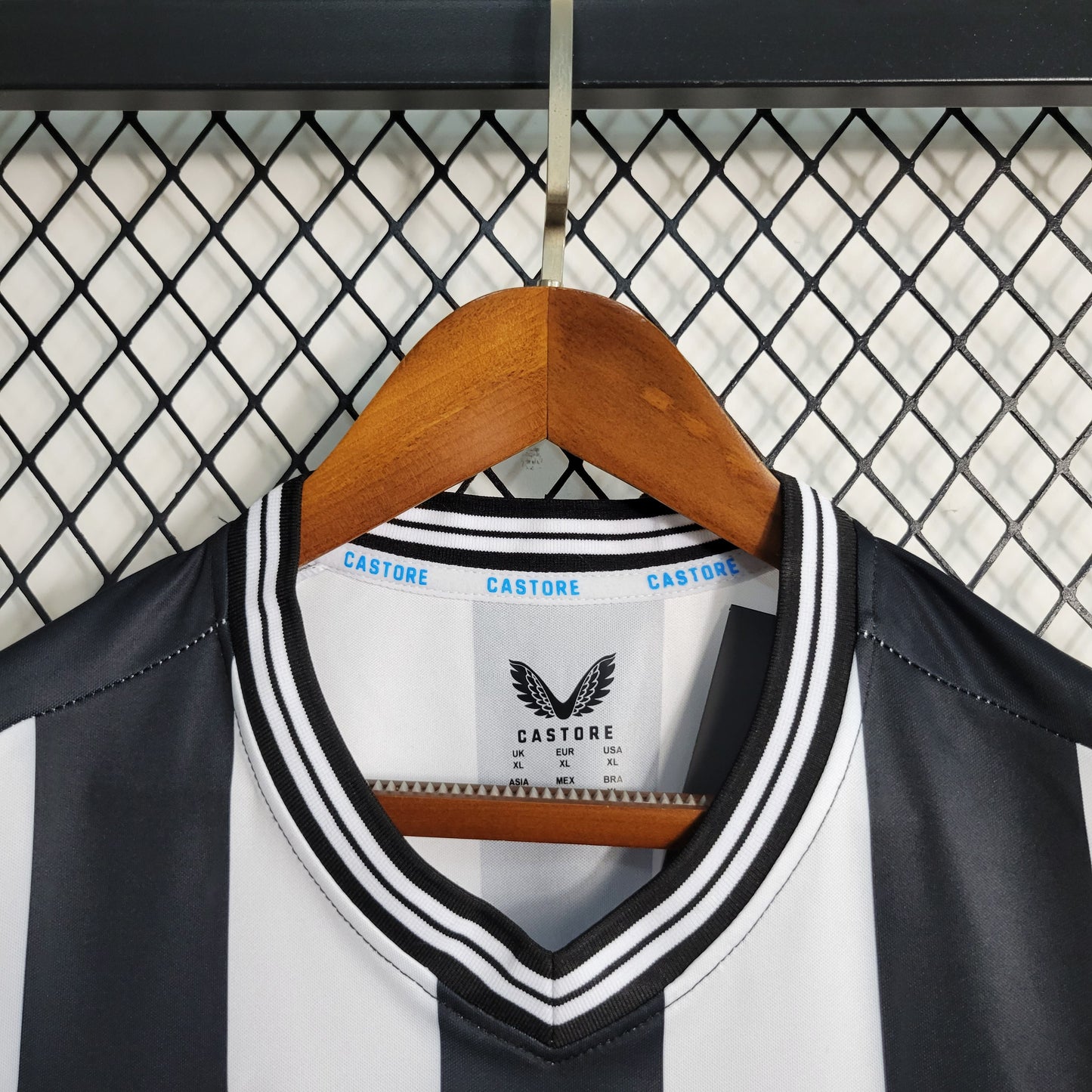 Camisola NewCastle Home 23/24 - Castore Adepto Masculina