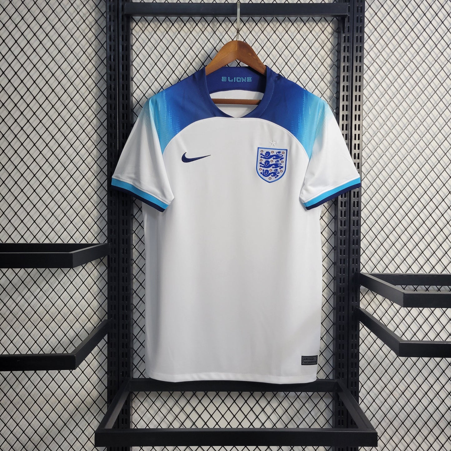 Camisola Inglaterra Titular 22/23 - Versão Adepto