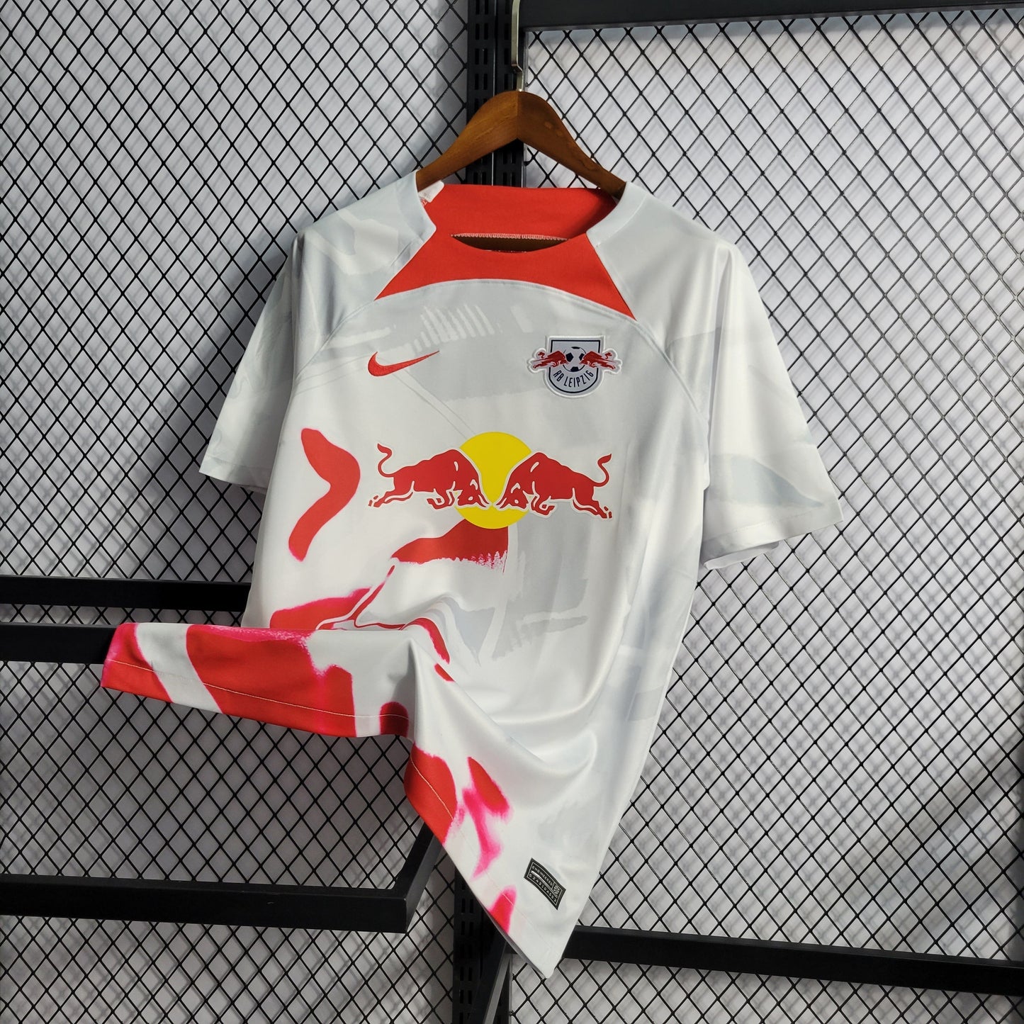 Camisola RB Leipzig Titular 22/23 - Versão Adepto