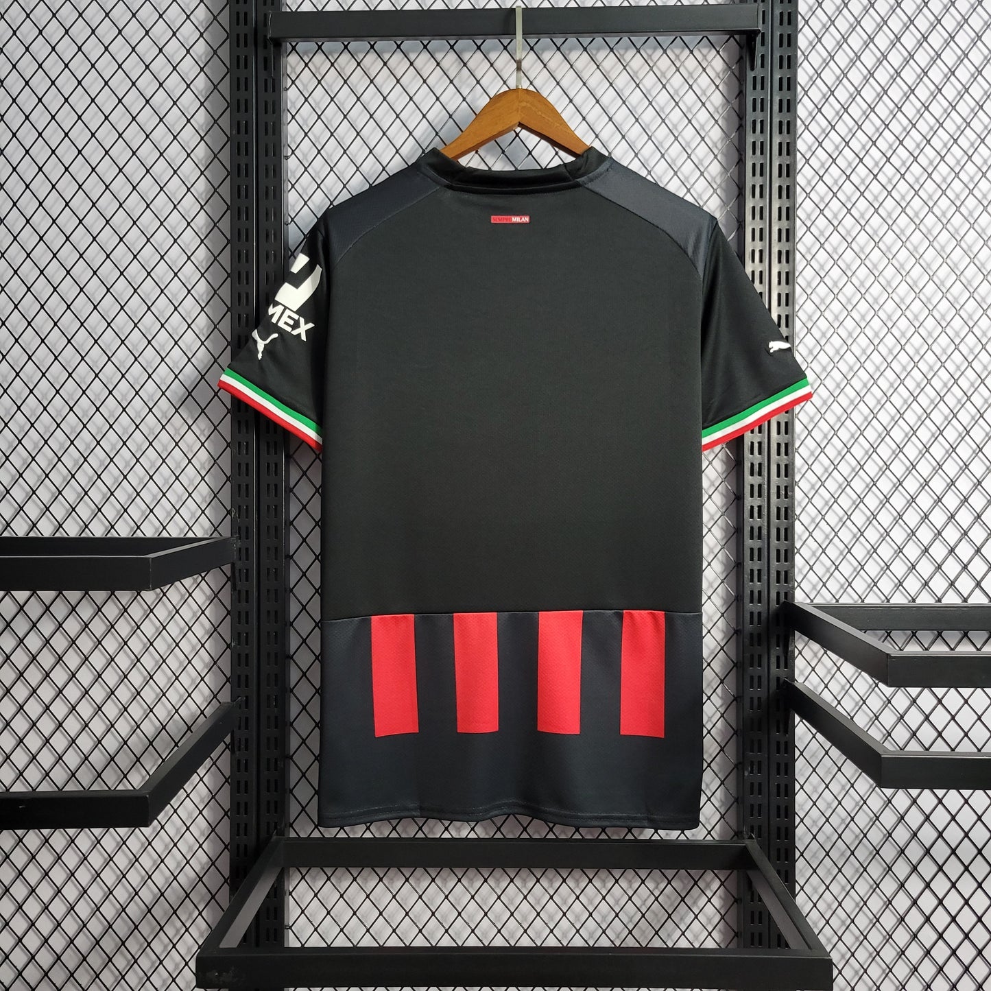 Camisola Milan Titular 22/23 - Versão Adepto