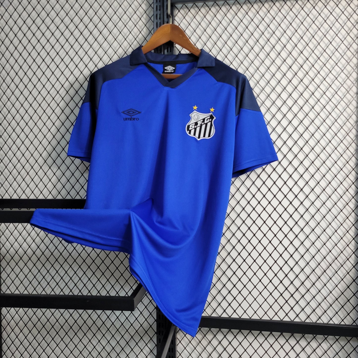 Camisola Santos Treino 23/24 - Umbro Adepto Masculina