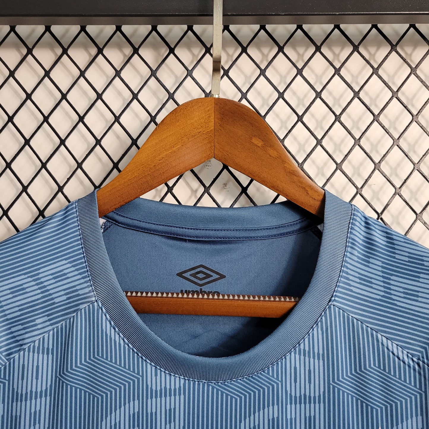 Camisola Grêmio Treino 23/24 - Umbro Adepto Masculina