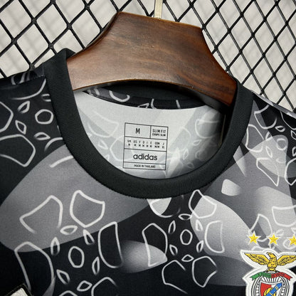 Camisola Benfica 24/25 Pré Jogo Cinza Preto - Versão Adepto - Masculino