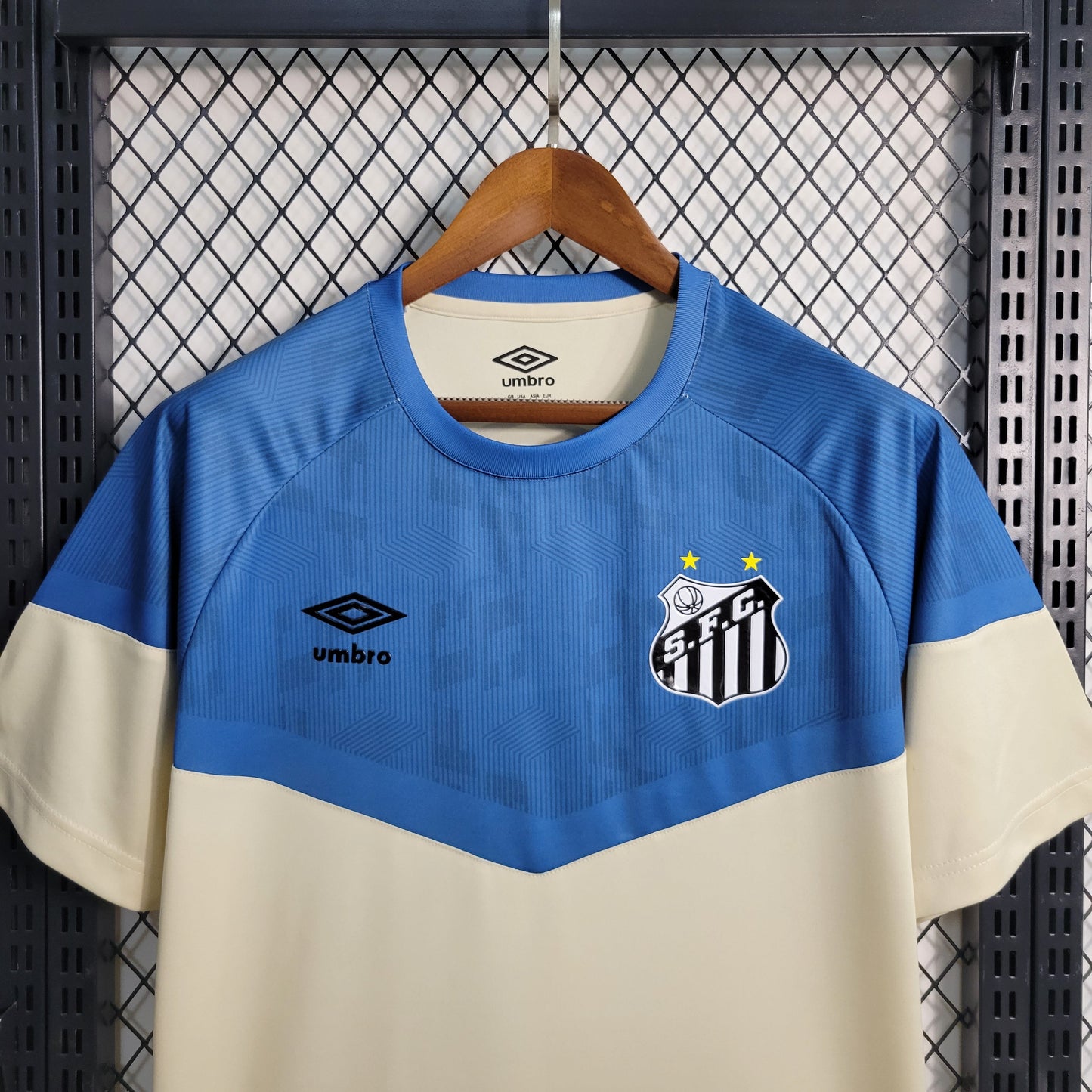 Camisola Santos Treino 23/24 - Umbro Adepto Masculina