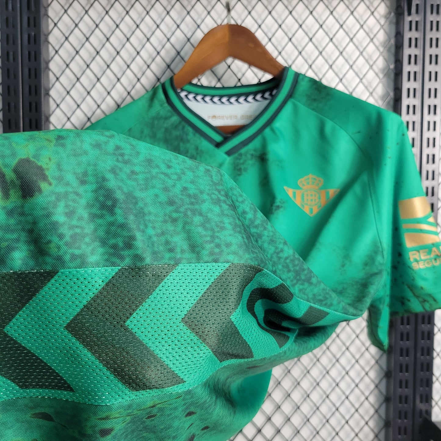 Camisola Real Betis Home 23/24 - Hummel Adepto Masculina