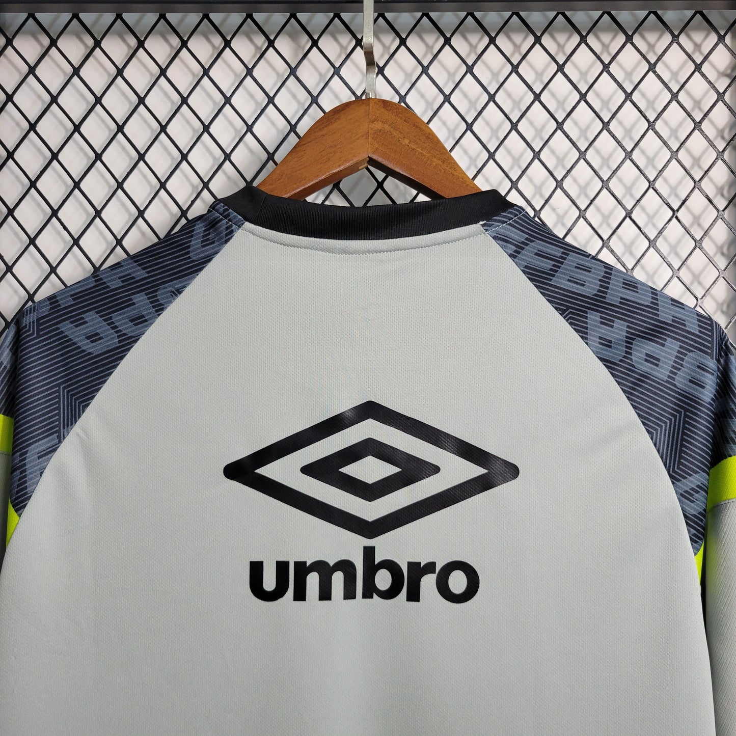 Camisola Grêmio Treino 23/24 - Umbro Adepto Masculina